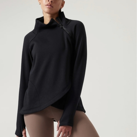 Athleta Cozy Karma Asymmetrical Sweater Size Small Pullover Boxy Oversized Black - Picture 1 of 12